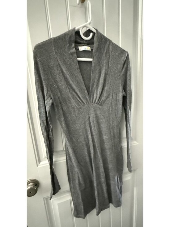C&C California Dresses & Skirts - Mini Dress Long Sleeve Small Gray V Neck C&C California USA Neutral Basic